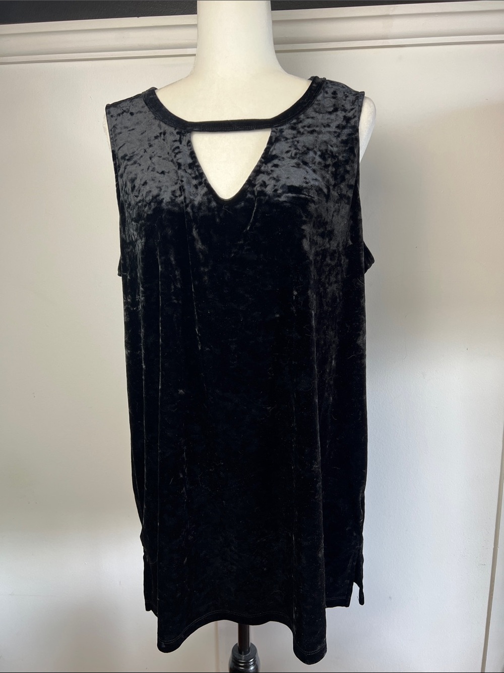 DC Jeans- Crushed Velvet Top Sleeveless V-neck
